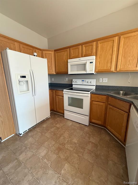 1618 RED HICKORY, Howell, MI 48855 — Photo 6