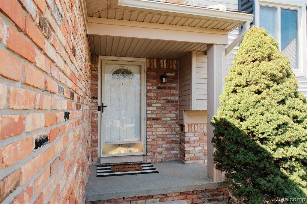 652 Stonehenge Drive, Canton, MI 48188 — Photo 2