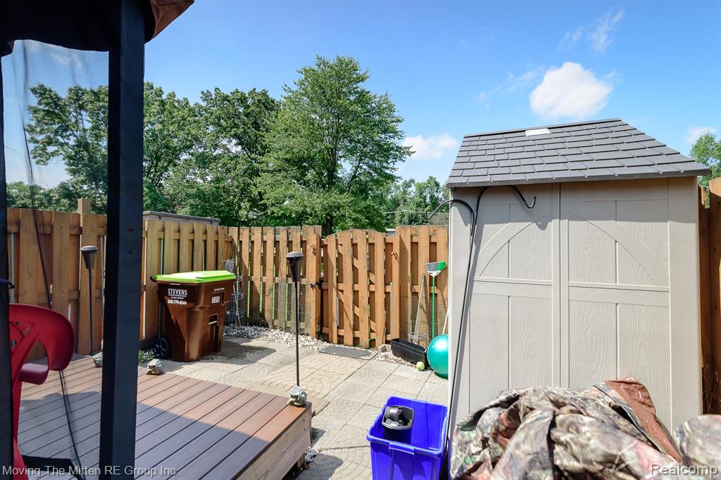 709 Estrada Drive, Belleville, MI 48111 — Photo 18