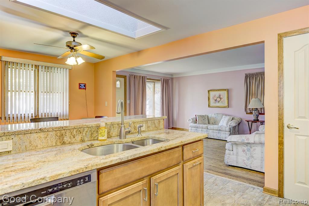 6430 Mayfair Street, Taylor, MI 48180 — Photo 16