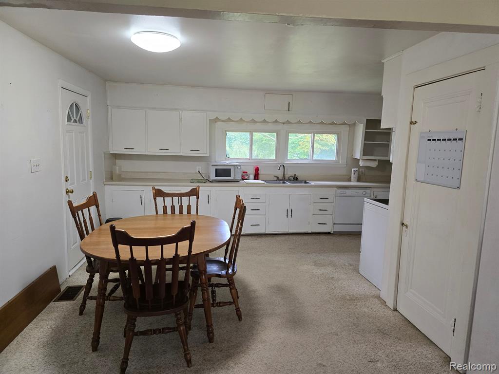 6427 Porter Road, Grand Blanc, MI 48439 — Photo 6