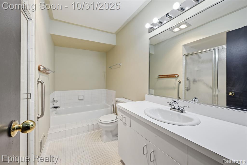 36996 Dartmoor Drive, Farmington Hills, MI 48331 — Photo 15