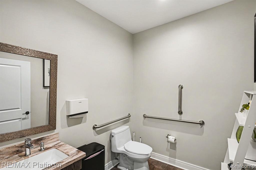 8082 W GRAND RIVER, Brighton, MI 48114 — Photo 24