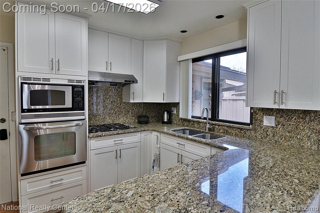 7309 Creek View Circle, West Bloomfield, MI — Photo 13