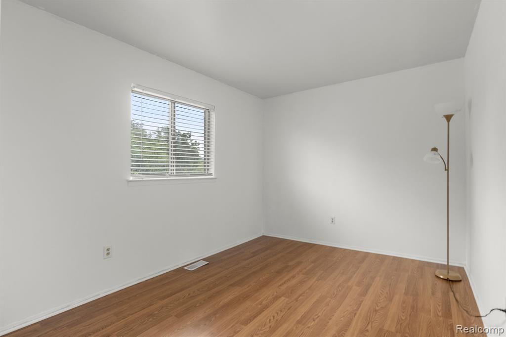 1670 WILLARD Drive, Canton, MI 48187 — Photo 17