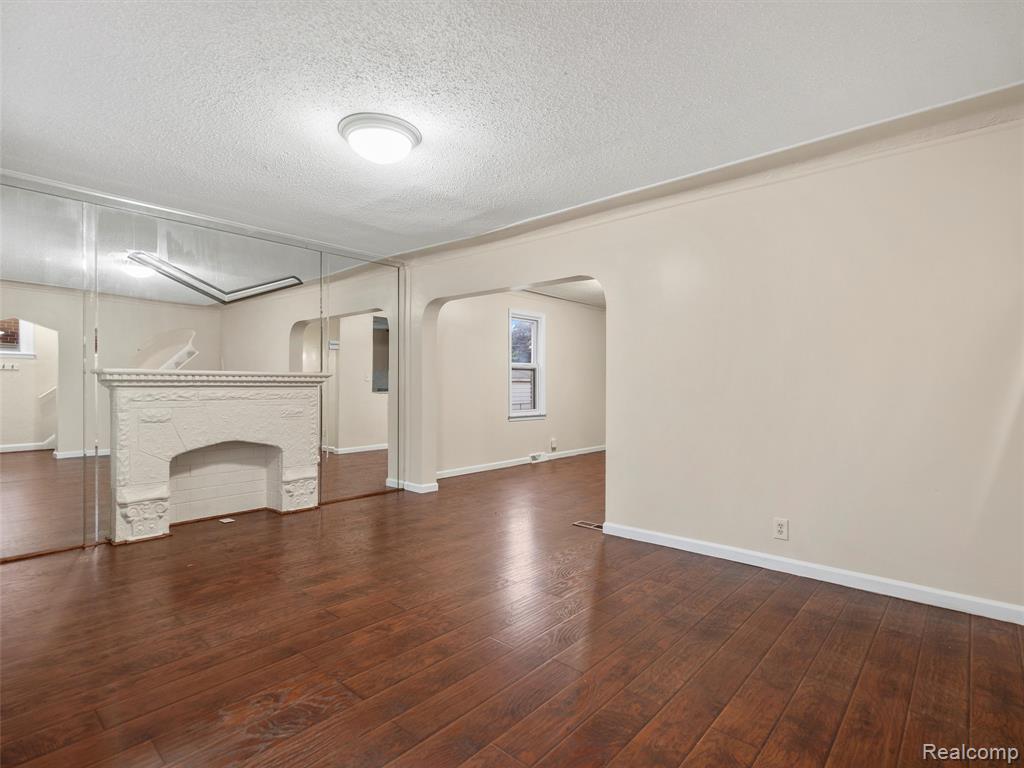 6010 HARTWELL Street, Dearborn, MI 48126 — Photo 3