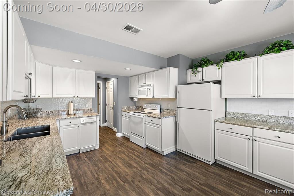 22844 Indianwood Drive, South Lyon, MI 48178 — Photo 65