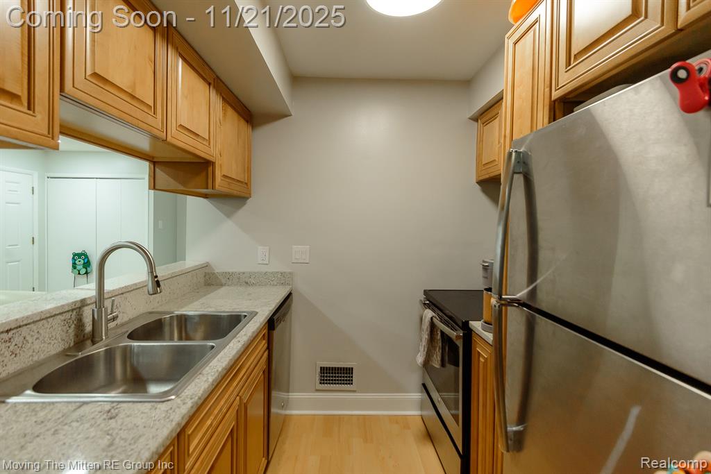 6909 Harvard Lane, Canton, MI 48187 — Photo 10
