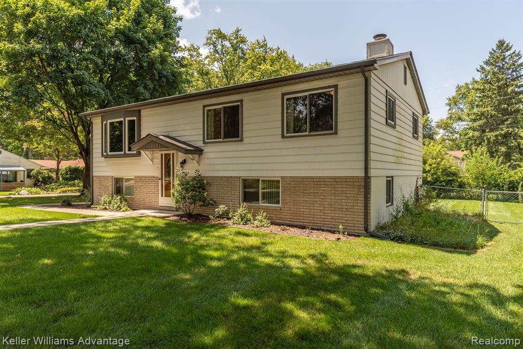 4460 Welland Drive, West Bloomfield, MI 48323 — Photo 27