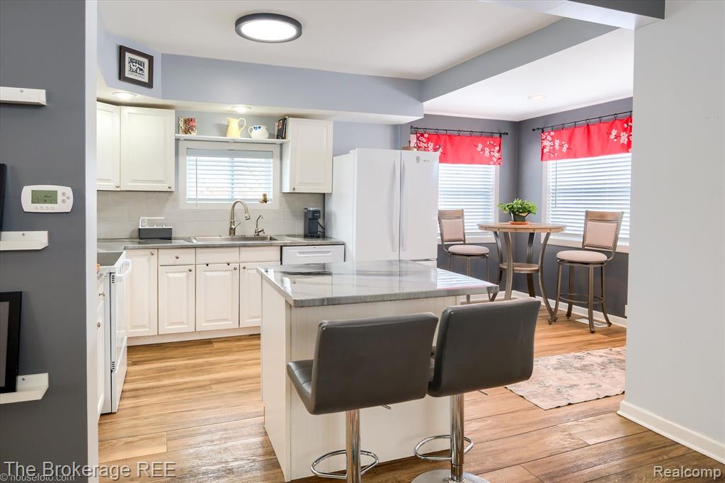 8366 Byron Road, New Lothrop, MI 48460 — Photo 12