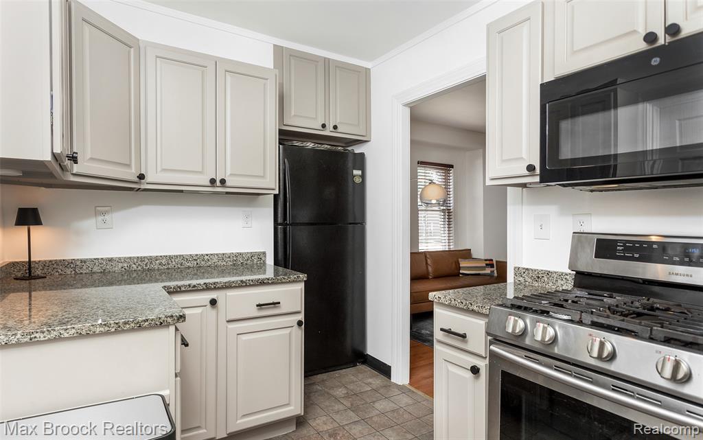 599 Virginia Street, Plymouth, MI 48170 — Photo 10