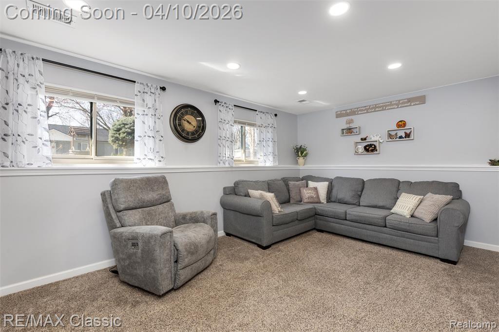484 W Beechdale Street, Commerce Twp, MI 48382 — Photo 23