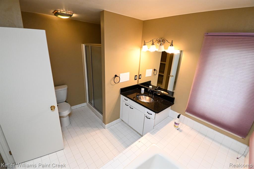 42571 Wimbleton Way, Novi, MI — Photo 32