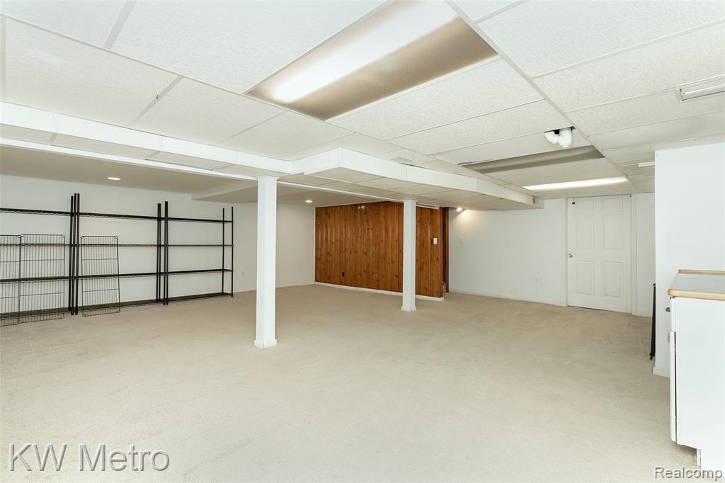 936 E Katherine Avenue, Madison Heights, MI 48071 — Photo 25