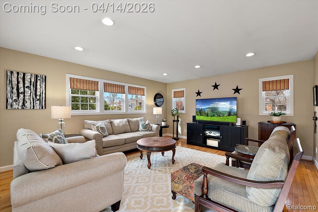 31251 Heath Court, Beverly Hills, MI 48025 — Photo 18