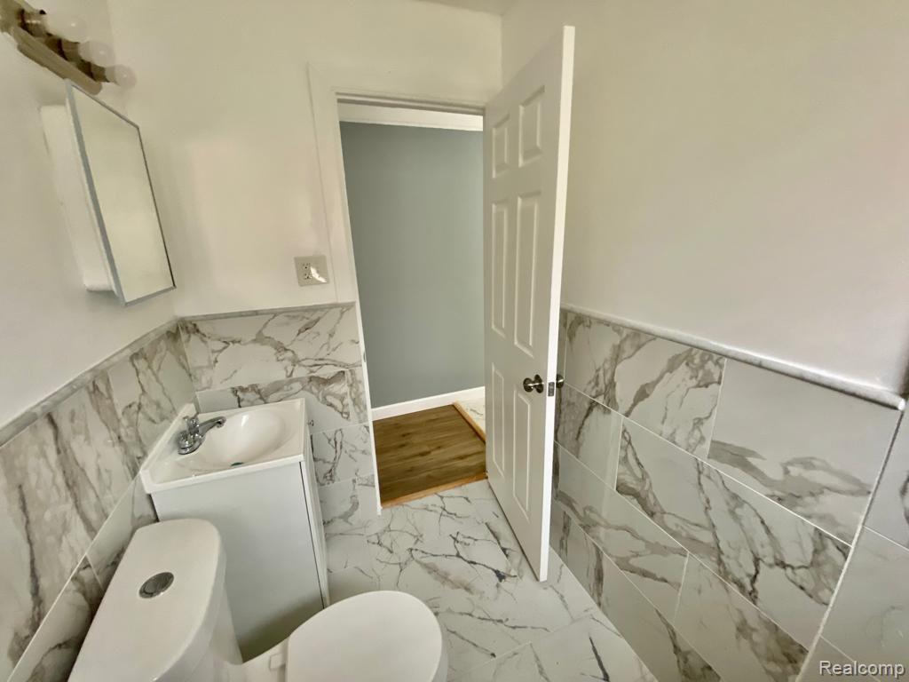 9145 DECATUR Street, Detroit, MI 48228 — Photo 13