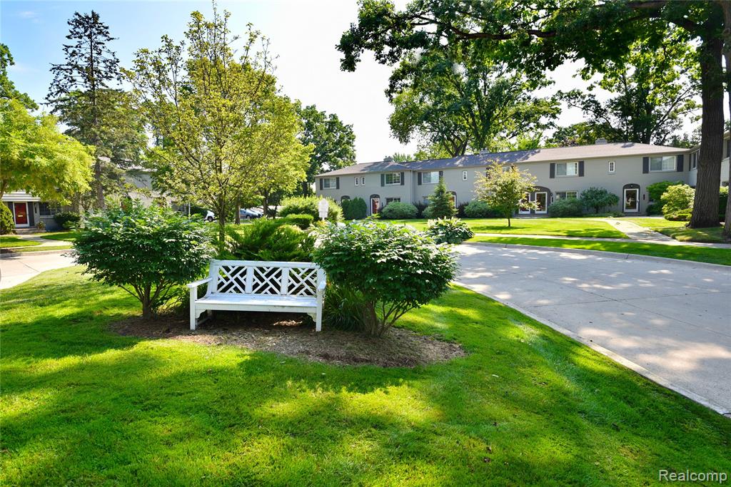 726 Graefield Court, Birmingham, MI 48009 — Photo 26