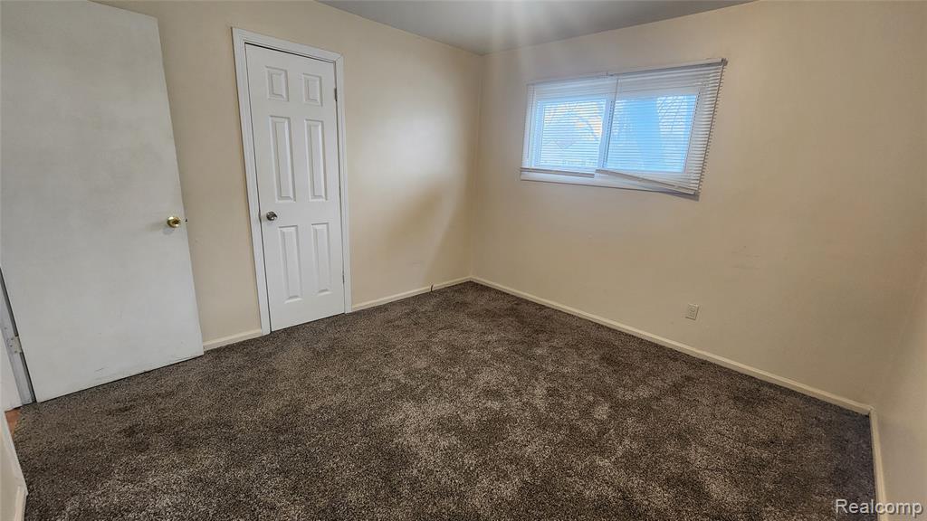 585 E Harwood Avenue, Madison Heights, MI 48071 — Photo 10
