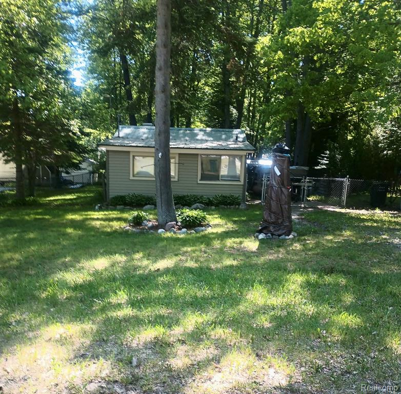 4910 Edgewood Drive, Harrison, MI 48625 — Photo 3