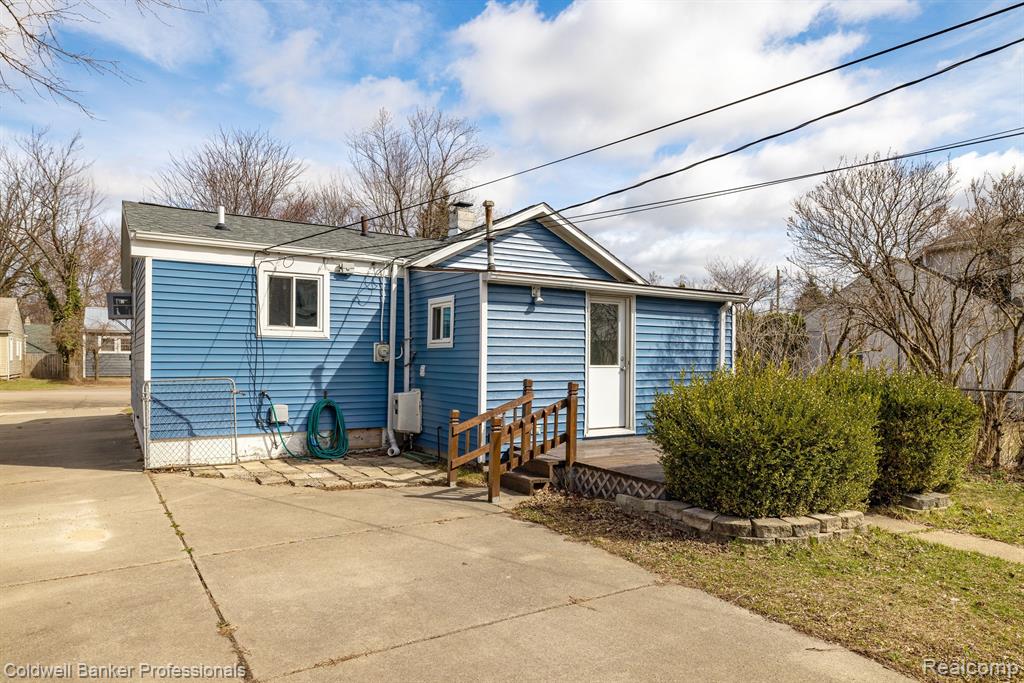 431 NAKOTA Street, Clawson, MI — Photo 22