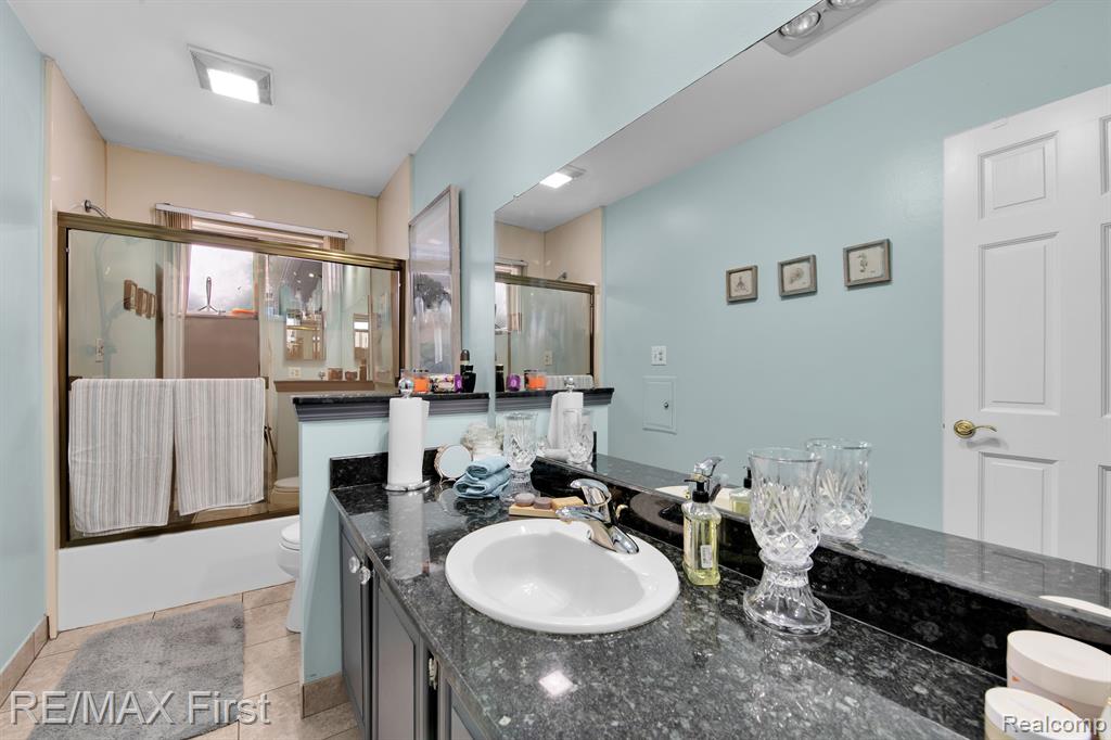 47787 JEFFERSON Avenue, Chesterfield, MI 48047 — Photo 23