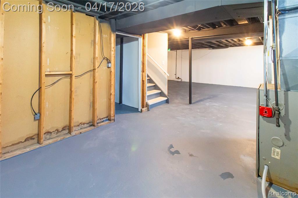 845 Longfellow Drive, Troy, MI 48085 — Photo 36