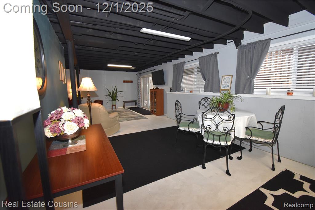 9562 Woodside Circle, Grand Blanc, MI 48439 — Photo 18