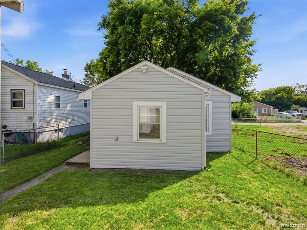 808 Corwin Court, Pontiac, MI 48340 — Photo 30