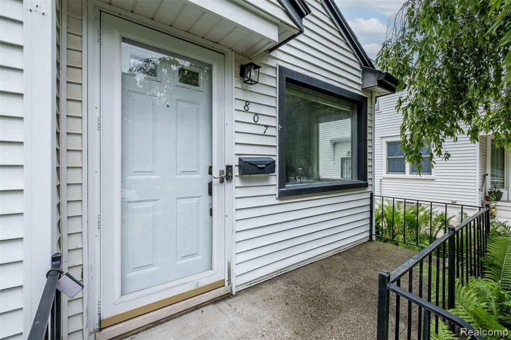 807 Vermont Avenue, Royal Oak, MI 48067 — Photo 3