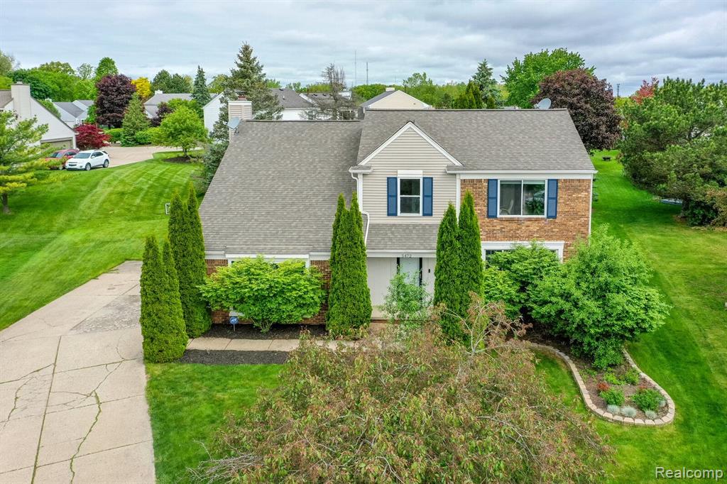 5472 CHARRINGTON, West Bloomfield, MI 48324 — Photo 2