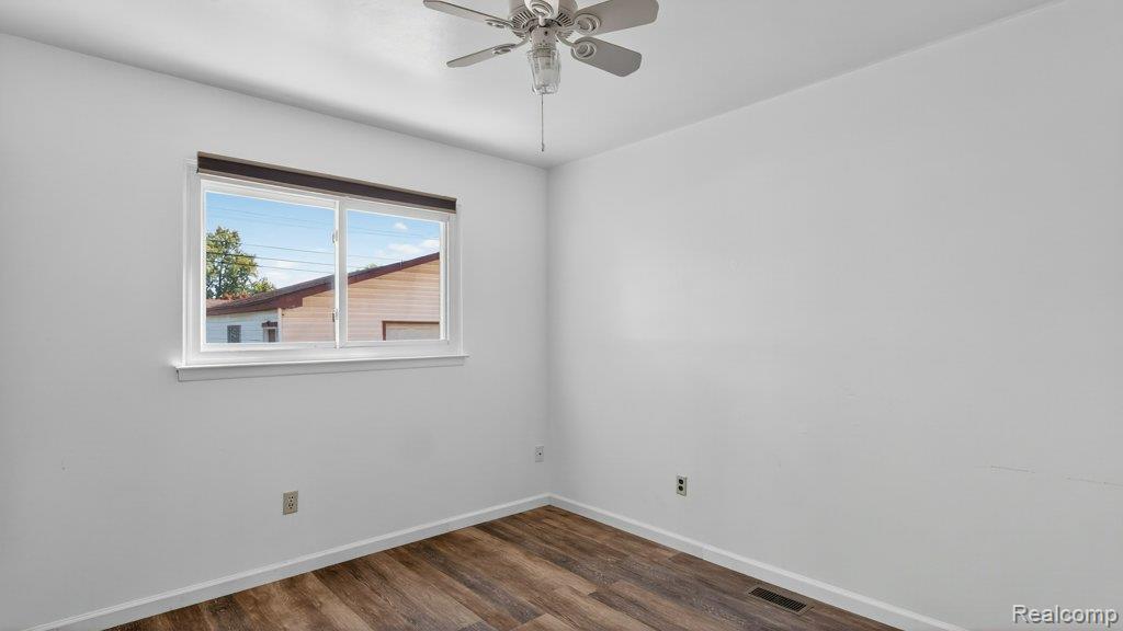 9405 Chamberlain Street, Romulus, MI 48174 — Photo 26