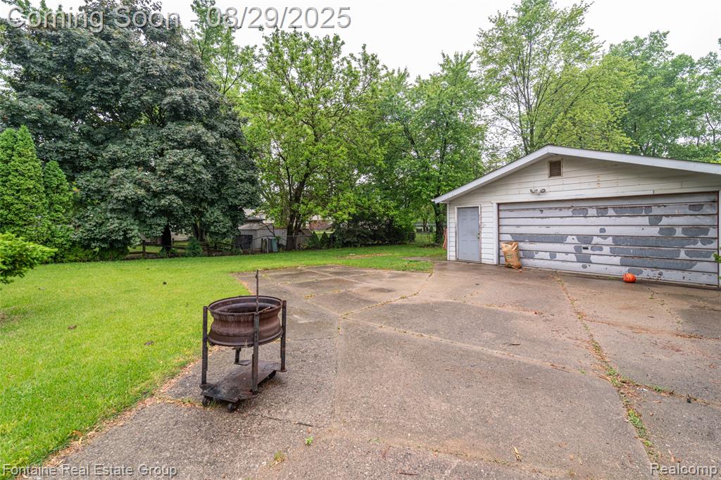 9437 Tavistock Drive, Plymouth, MI 48170 — Photo 21