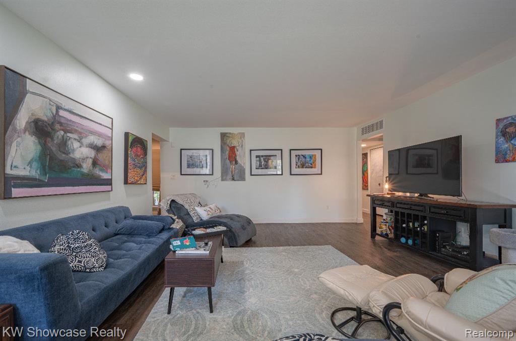 7455 BRYNMAWR Court, 31, West Bloomfield, MI — Photo 16