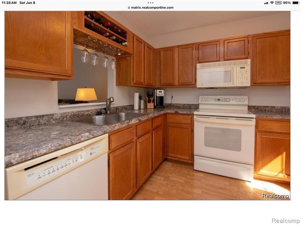 41423 BELDEN Circle, Novi, MI — Photo 4