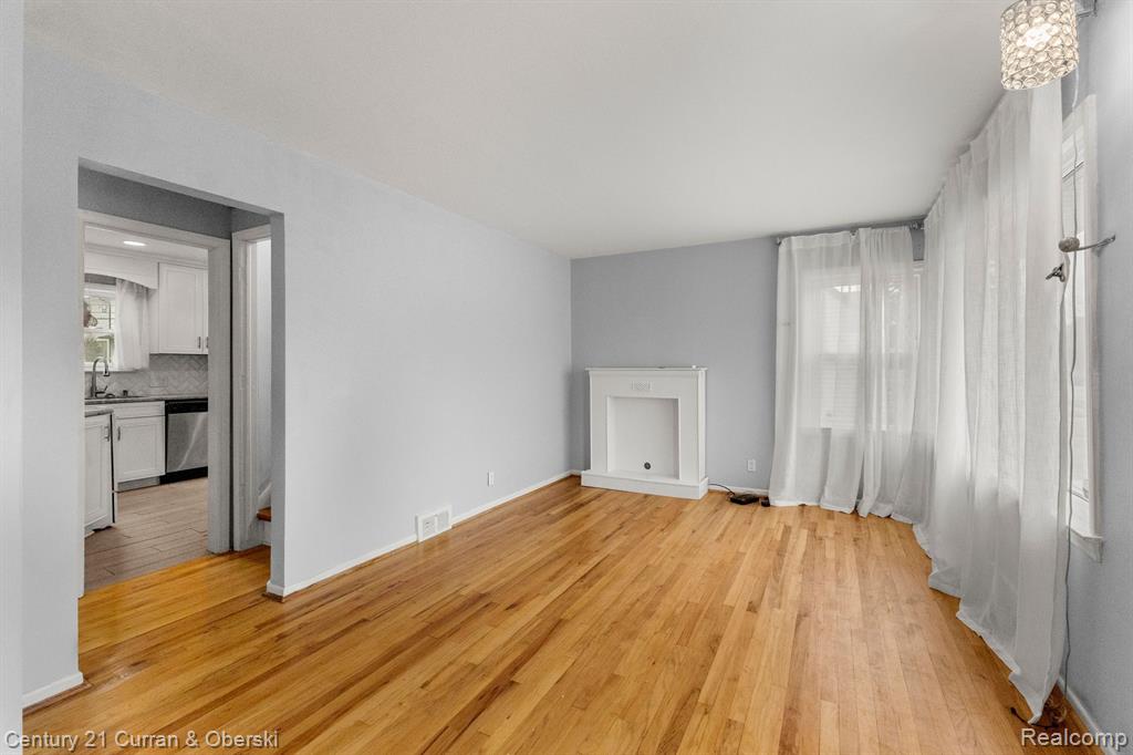 4615 MANDALAY Avenue, Royal Oak, MI 48073 — Photo 10
