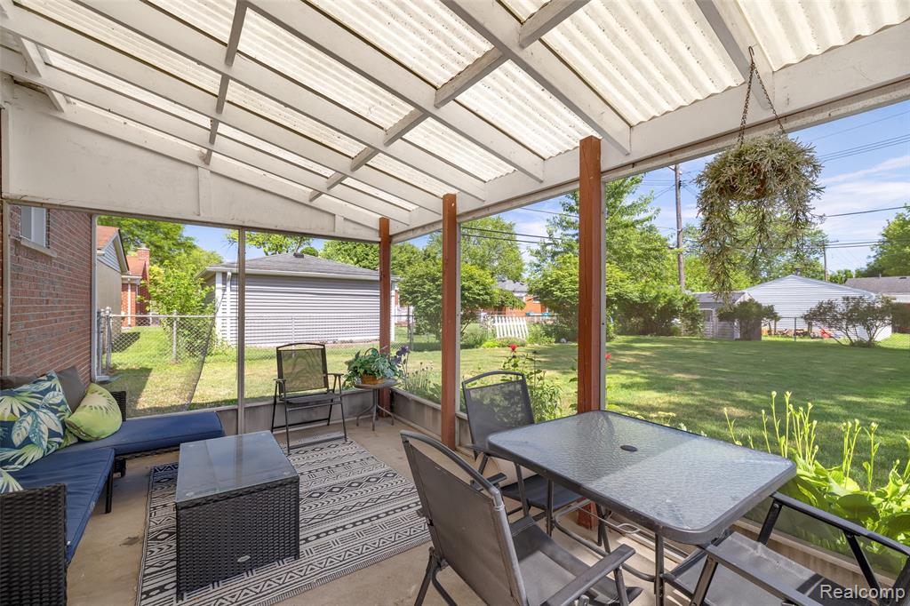 9086 Shannon Drive, Sterling Heights, MI 48314 — Photo 24