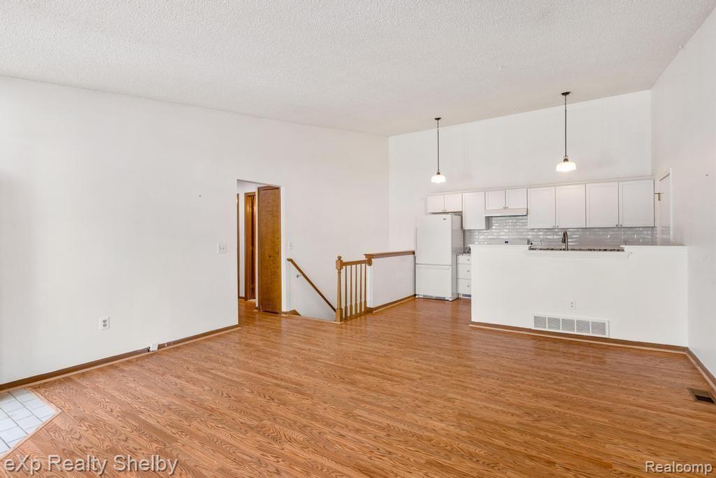 42151 OLD POND Circle, Plymouth, MI 48170 — Photo 9