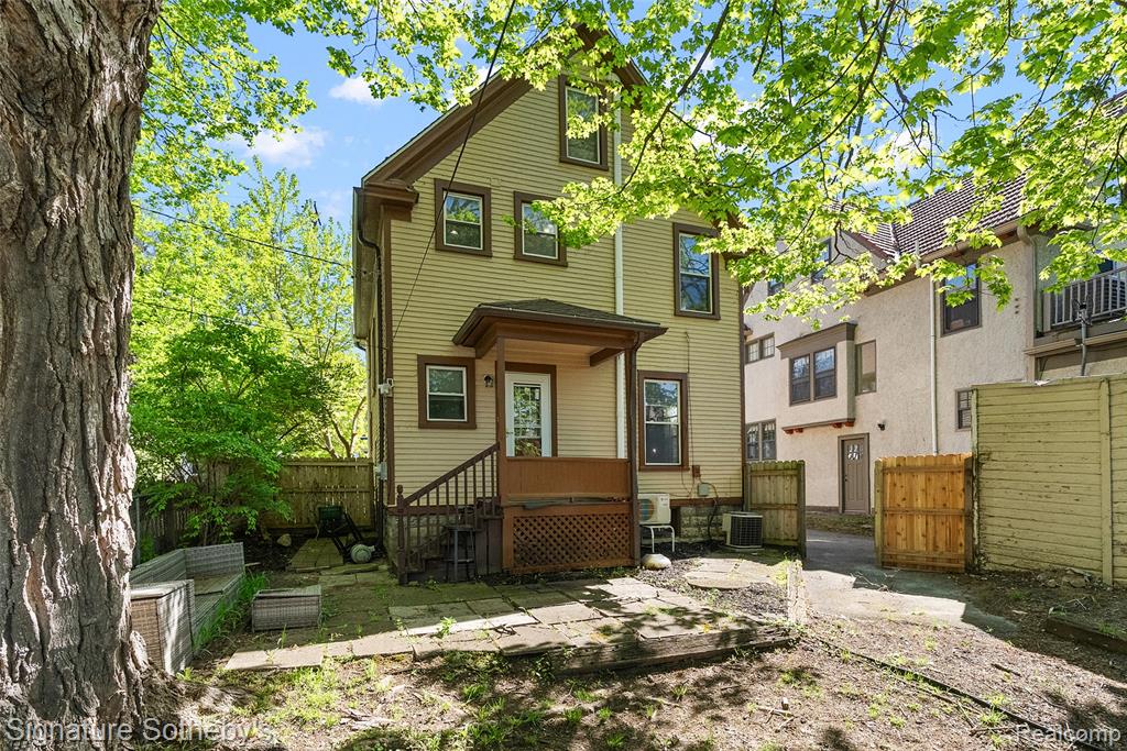 1136 Michigan Avenue, Ann Arbor, MI 48104 — Photo 32