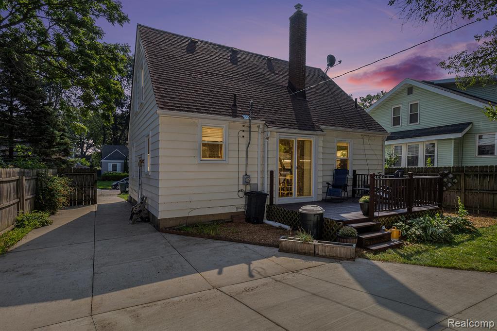 915 N Altadena Avenue, Royal Oak, MI 48067 — Photo 24