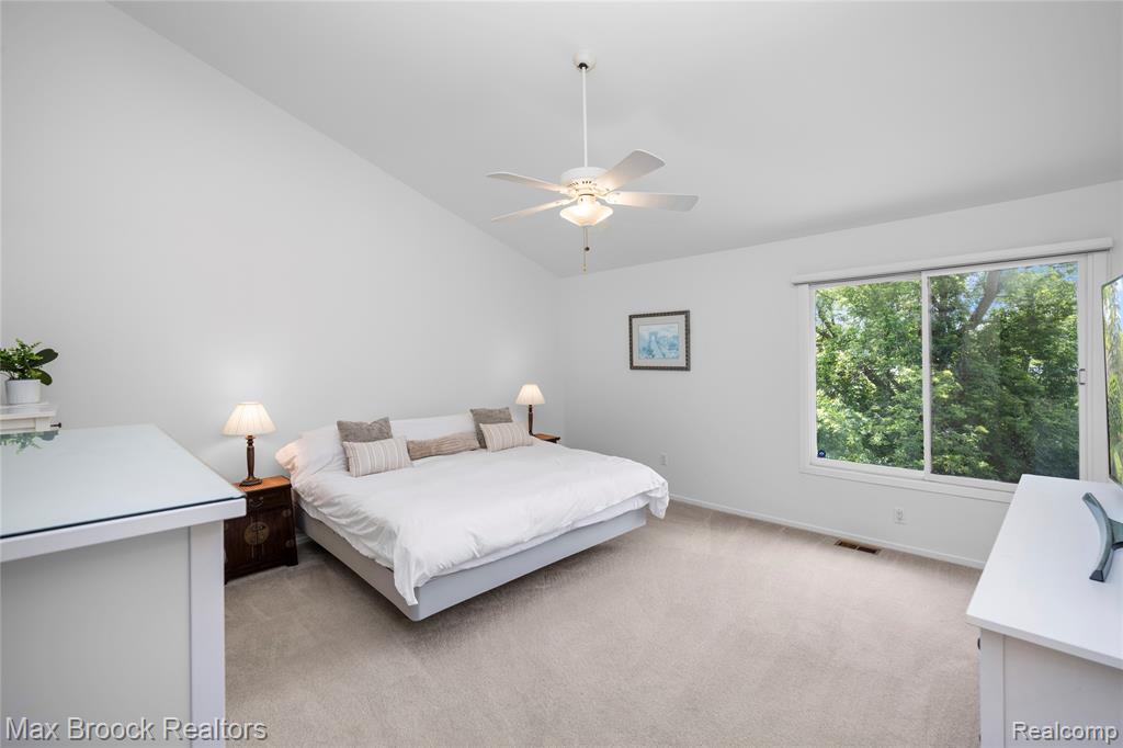 4860 Lagoons Circle, West Bloomfield, MI 48323 — Photo 35