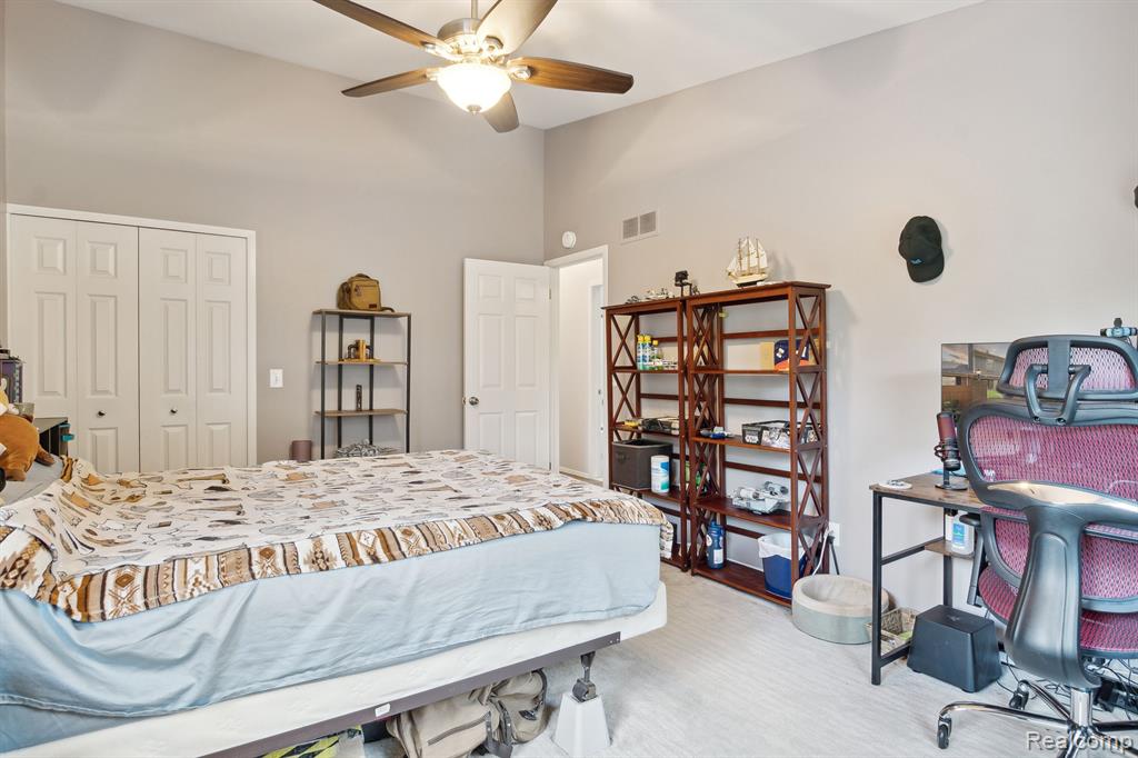 22040 EDGEWATER, Novi, MI — Photo 31
