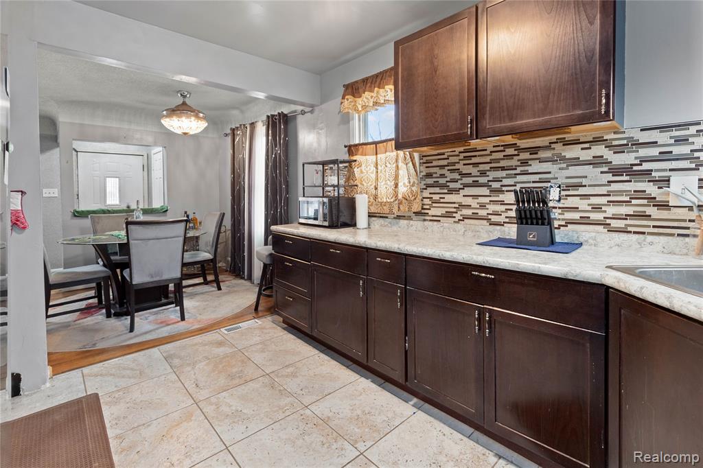 28005 Avondale Street, Inkster, MI 48141 — Photo 6