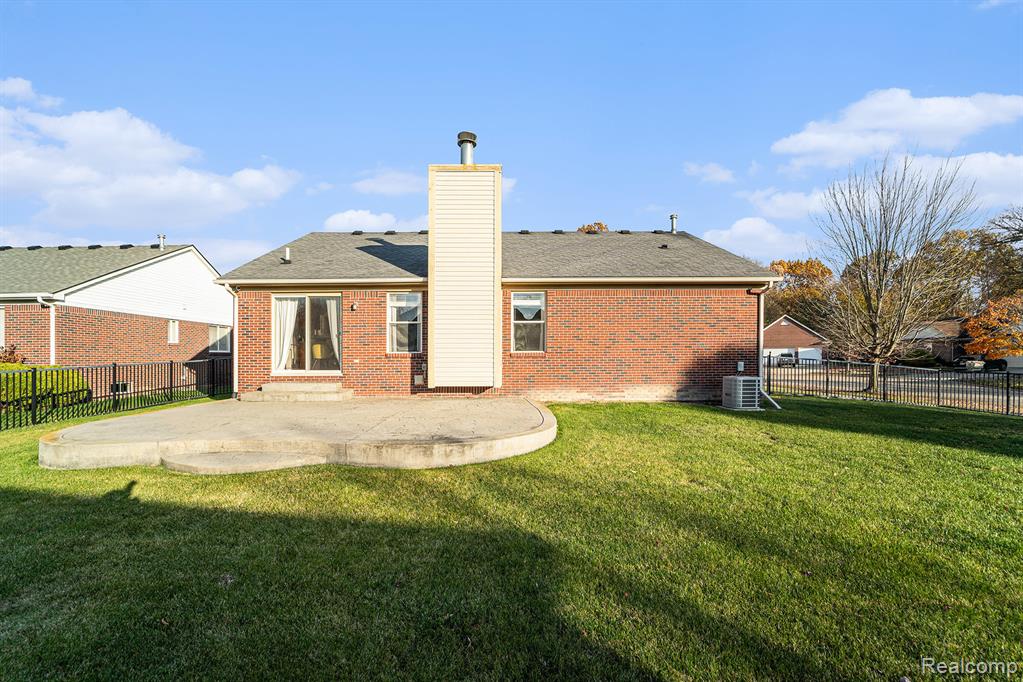 42415 Colorado Drive, Clinton Twp, MI 48036 — Photo 32