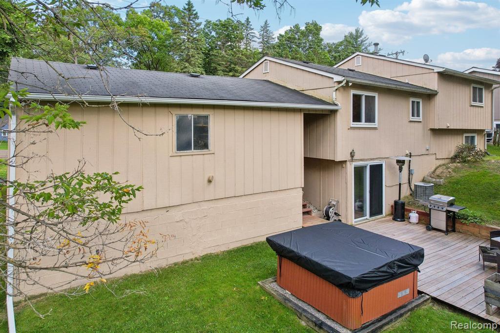 895 N CONKLIN Road, Lake Orion, MI 48362 — Photo 6