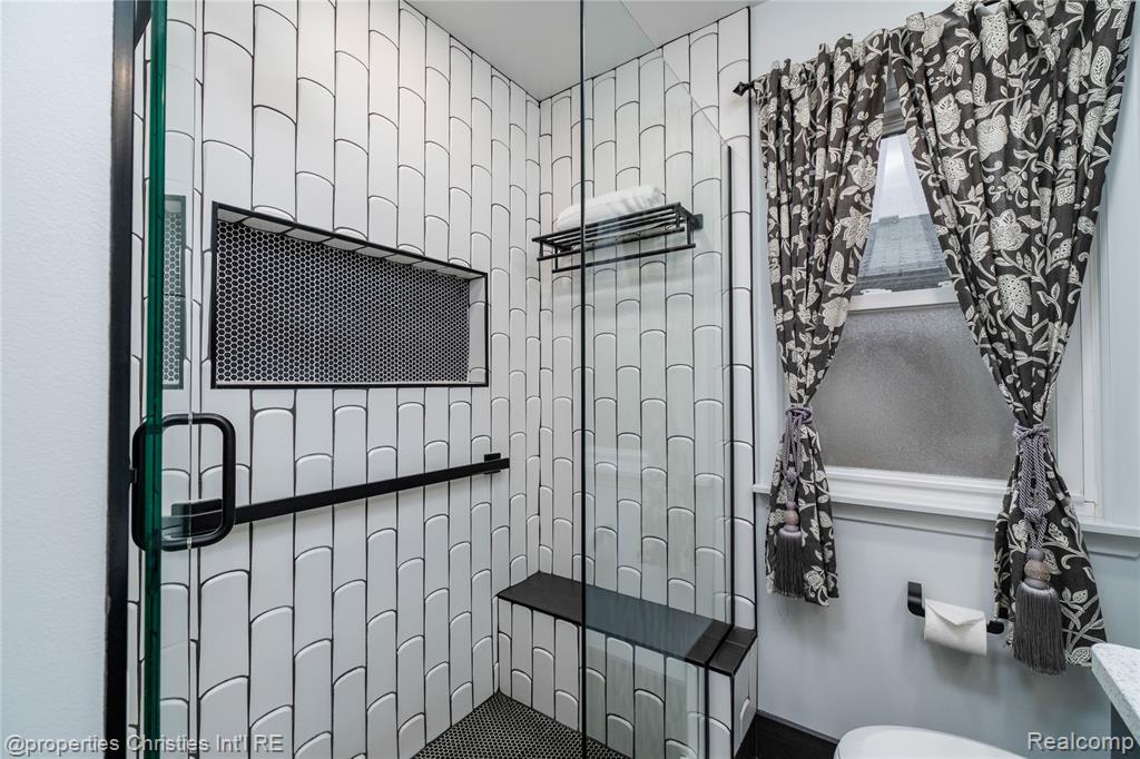 5661 Hubbell Street, Dearborn Heights, MI 48127 — Photo 18