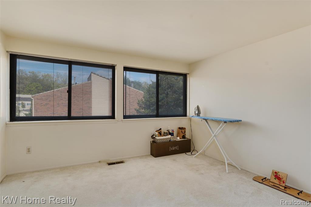 7356 Balsam Court, West Bloomfield, MI — Photo 17