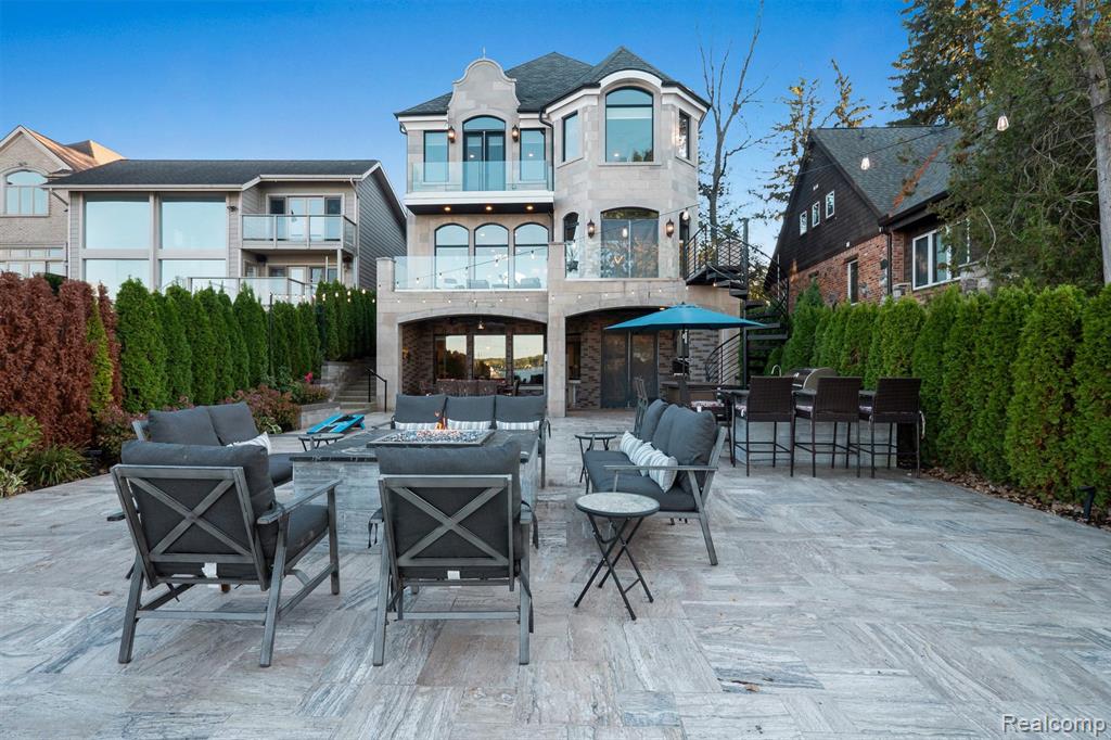2390 Walnut Lake Road, West Bloomfield, MI 48323 — Photo 41