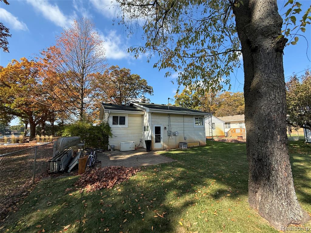 6168 Hillsboro Road, Davisburg, MI 48350 — Photo 28