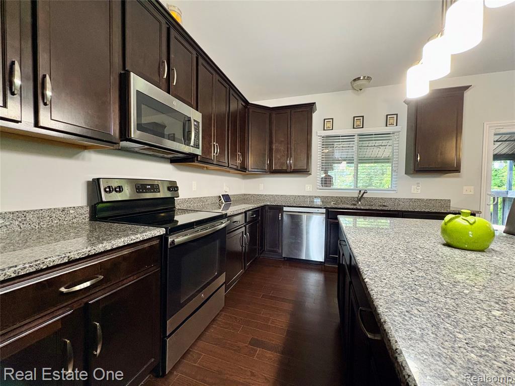 329 Beaver Run, Holly, MI 48442 — Photo 9