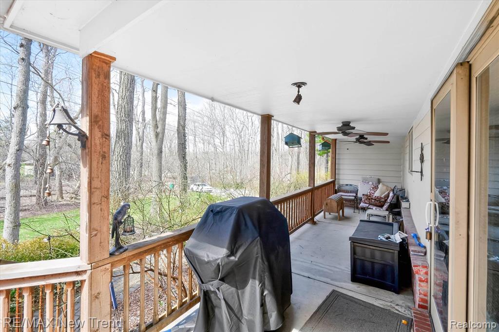 5721 Coralwood Court, Commerce Twp, MI 48382 — Photo 48
